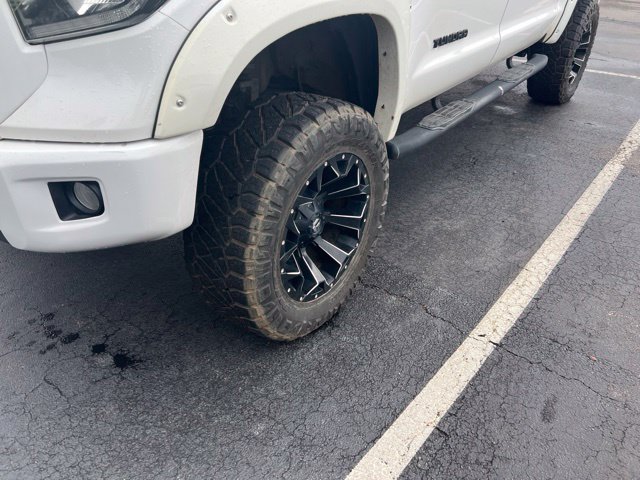 Used 2019 Toyota Tundra SR5 w/ SR5 Upgrade Package AWD/4WD image 4