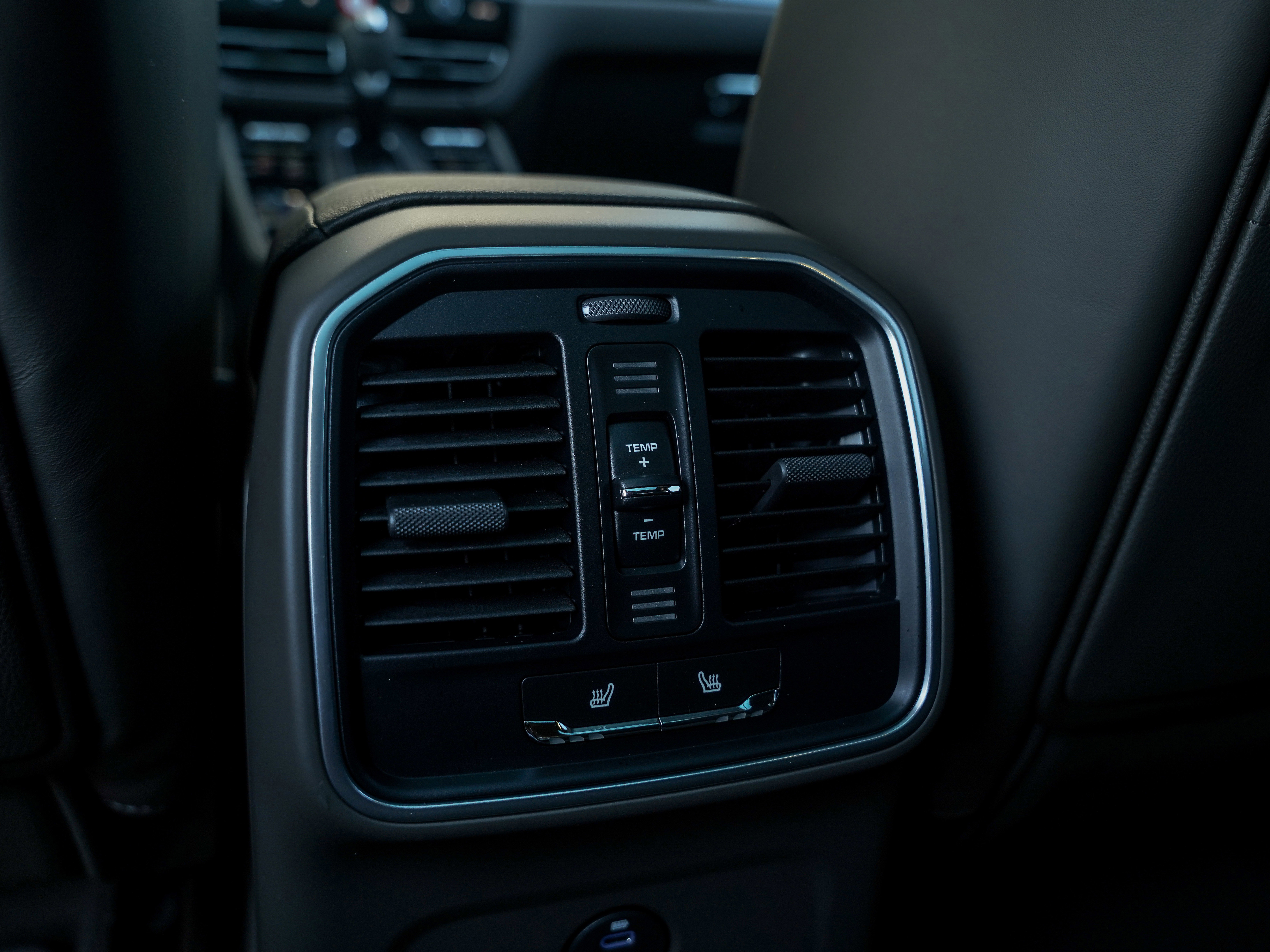 New 2026 Porsche Macan image 27