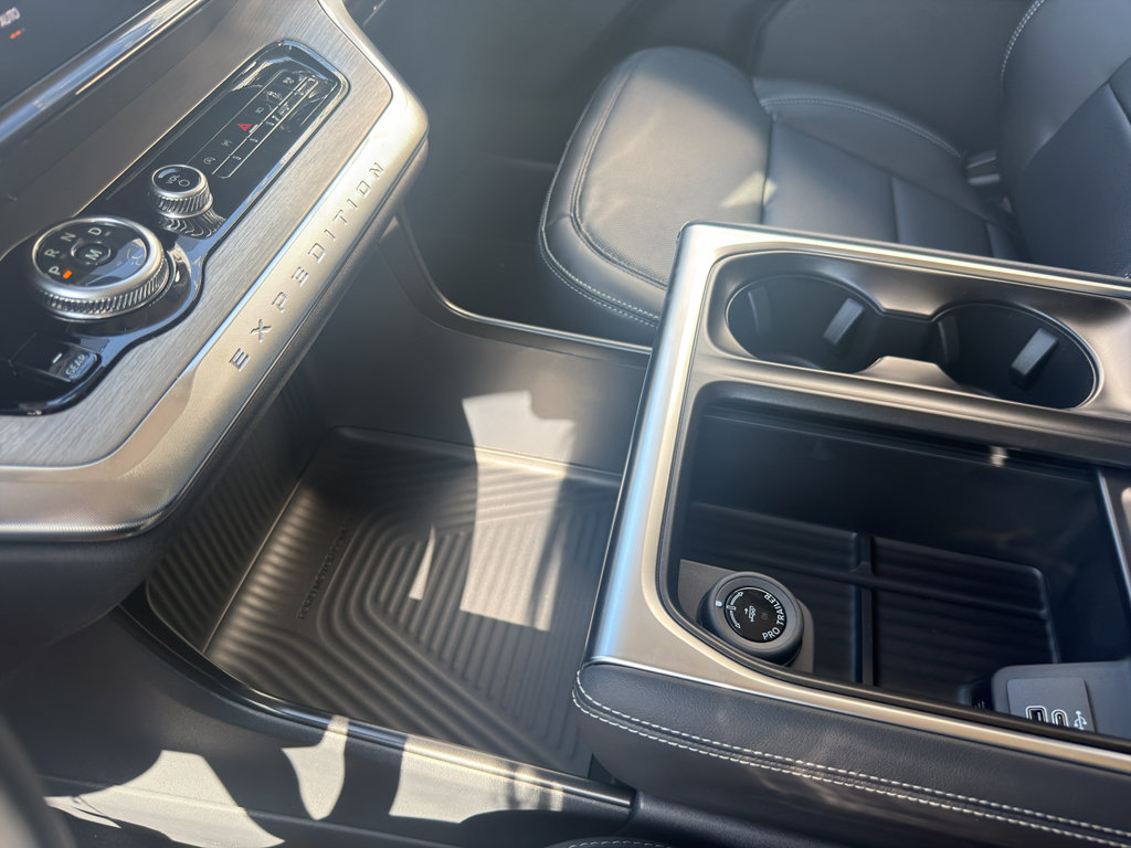 New 2027 Ford Expedition Platinum RWD image 37