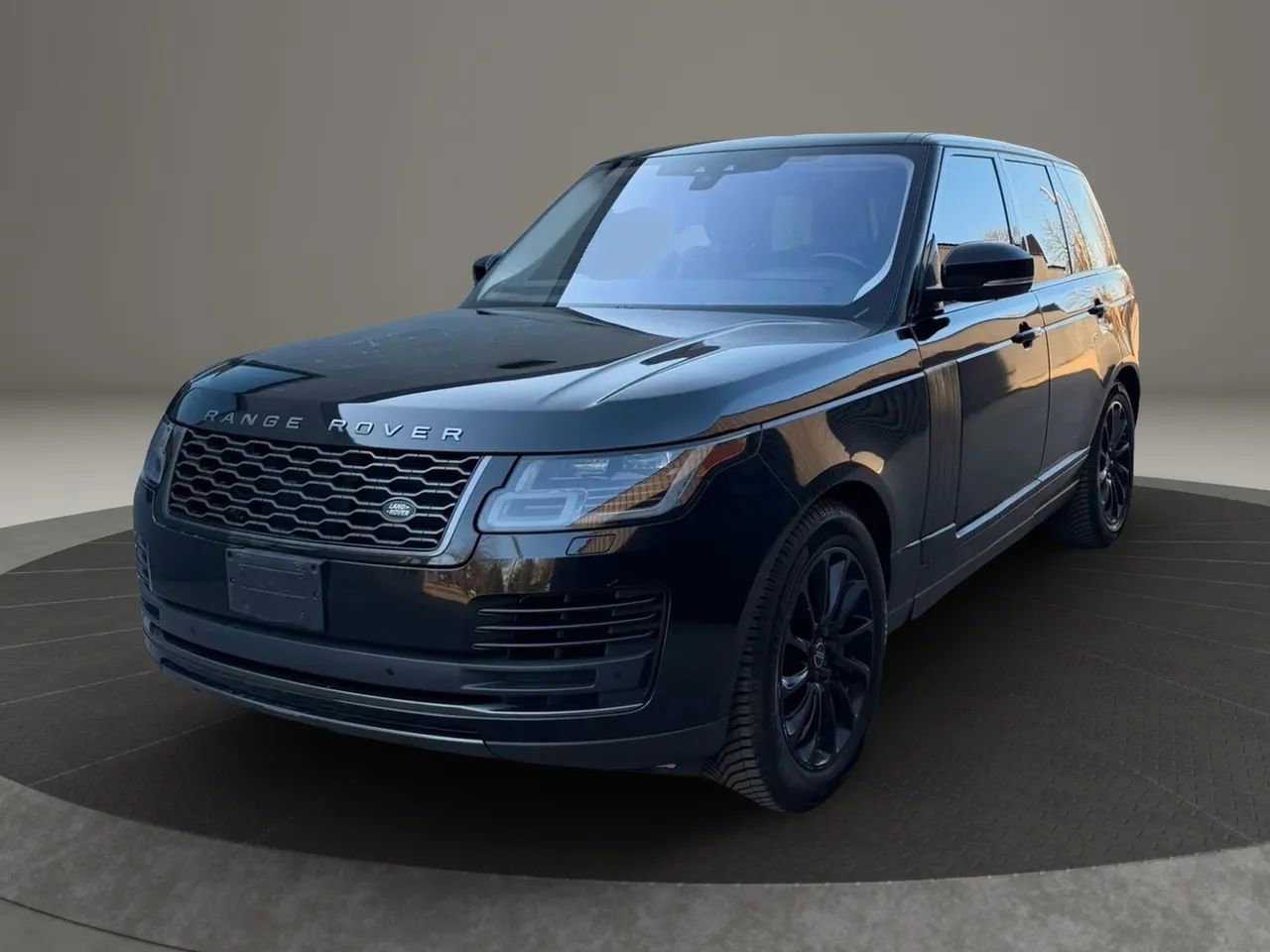 Used 2020 Land Rover Range Rover image 2