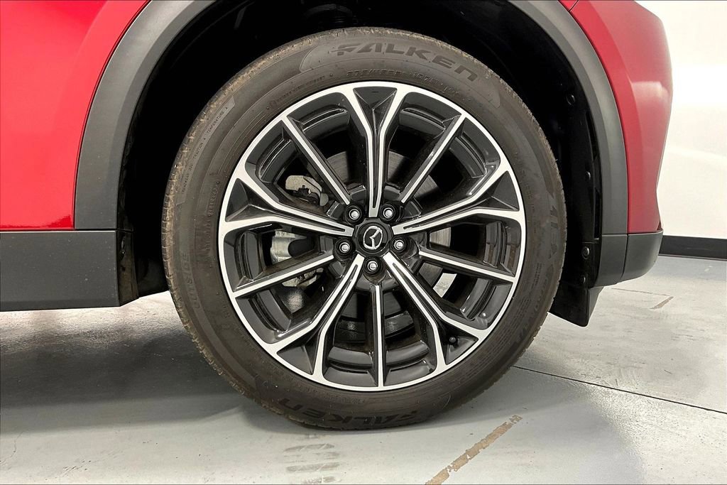 Used 2025 MAZDA CX-70 Plug-In Hybrid w/ Premium Pkg image 11