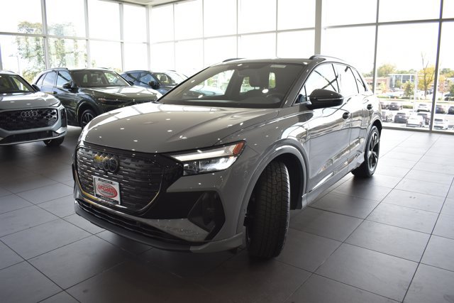 Used 2024 Audi Q4 e-tron Premium Plus AWD/4WD image 3
