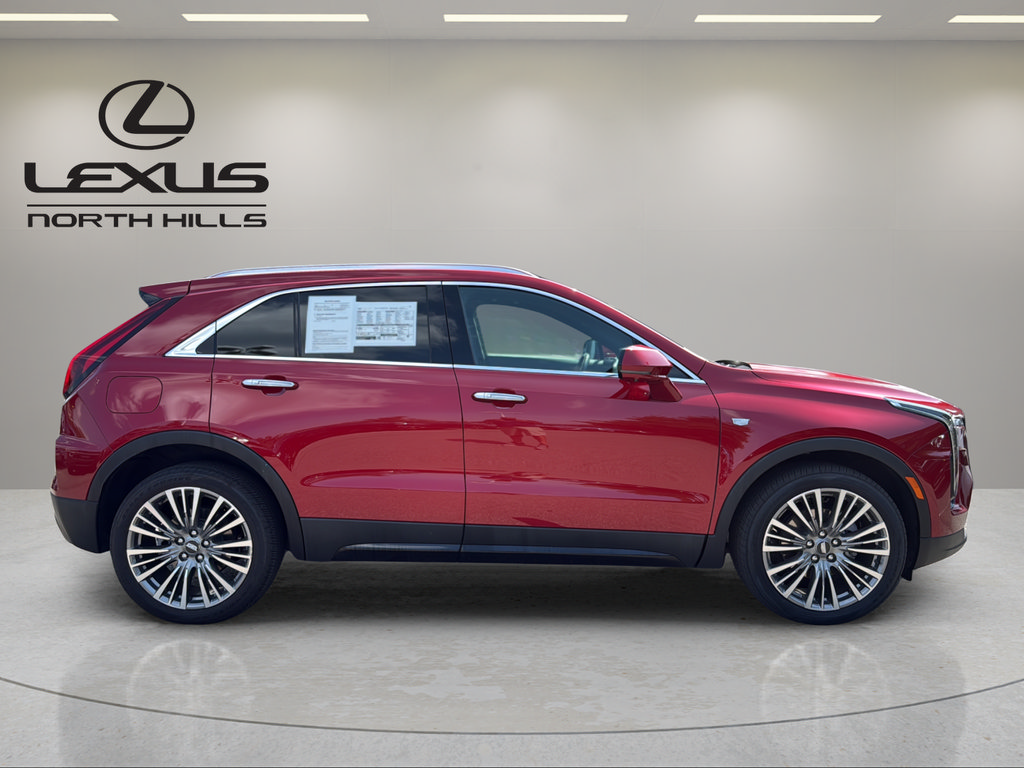 Used 2024 Cadillac XT4 Premium Luxury w/ Active Safety Package AWD/4WD image 5