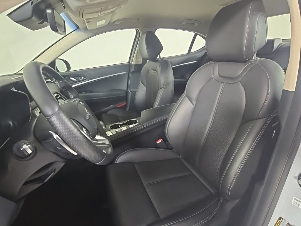 Used 2023 Genesis G70 2.0T RWD image 14