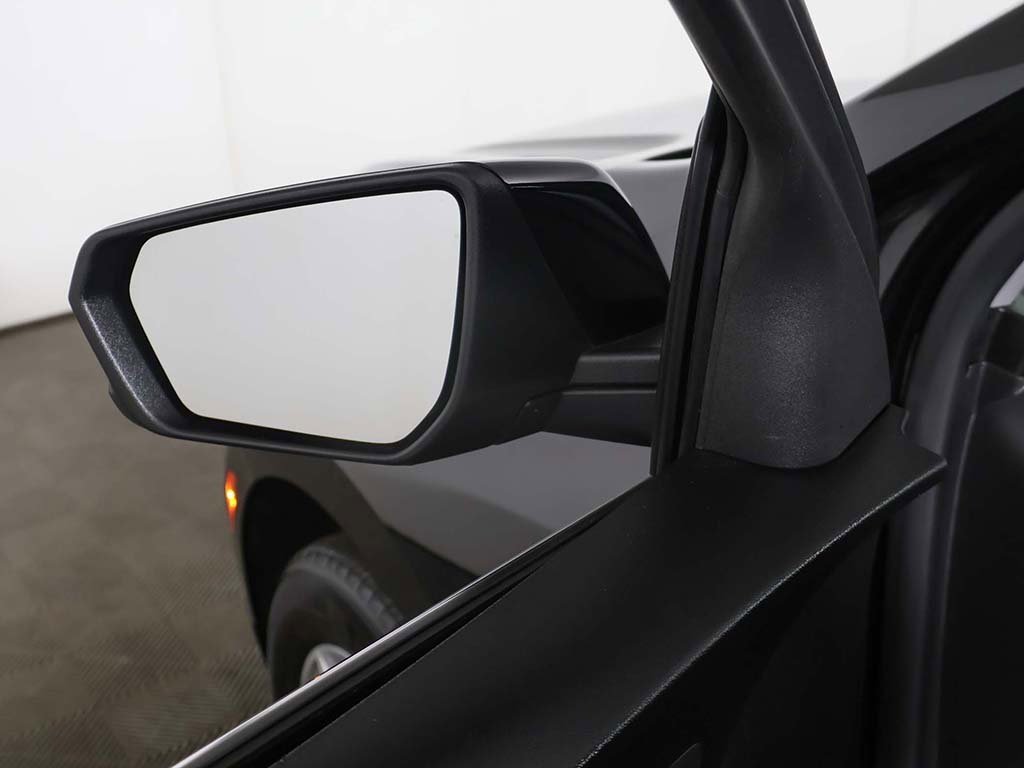 Used 2023 Chevrolet Equinox LT image 28