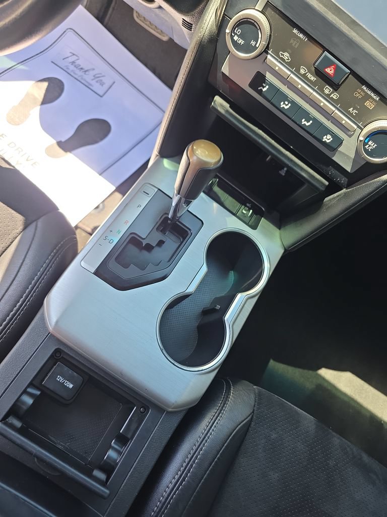 Used 2014 Toyota Camry SE w/ Leather Package FWD image 24