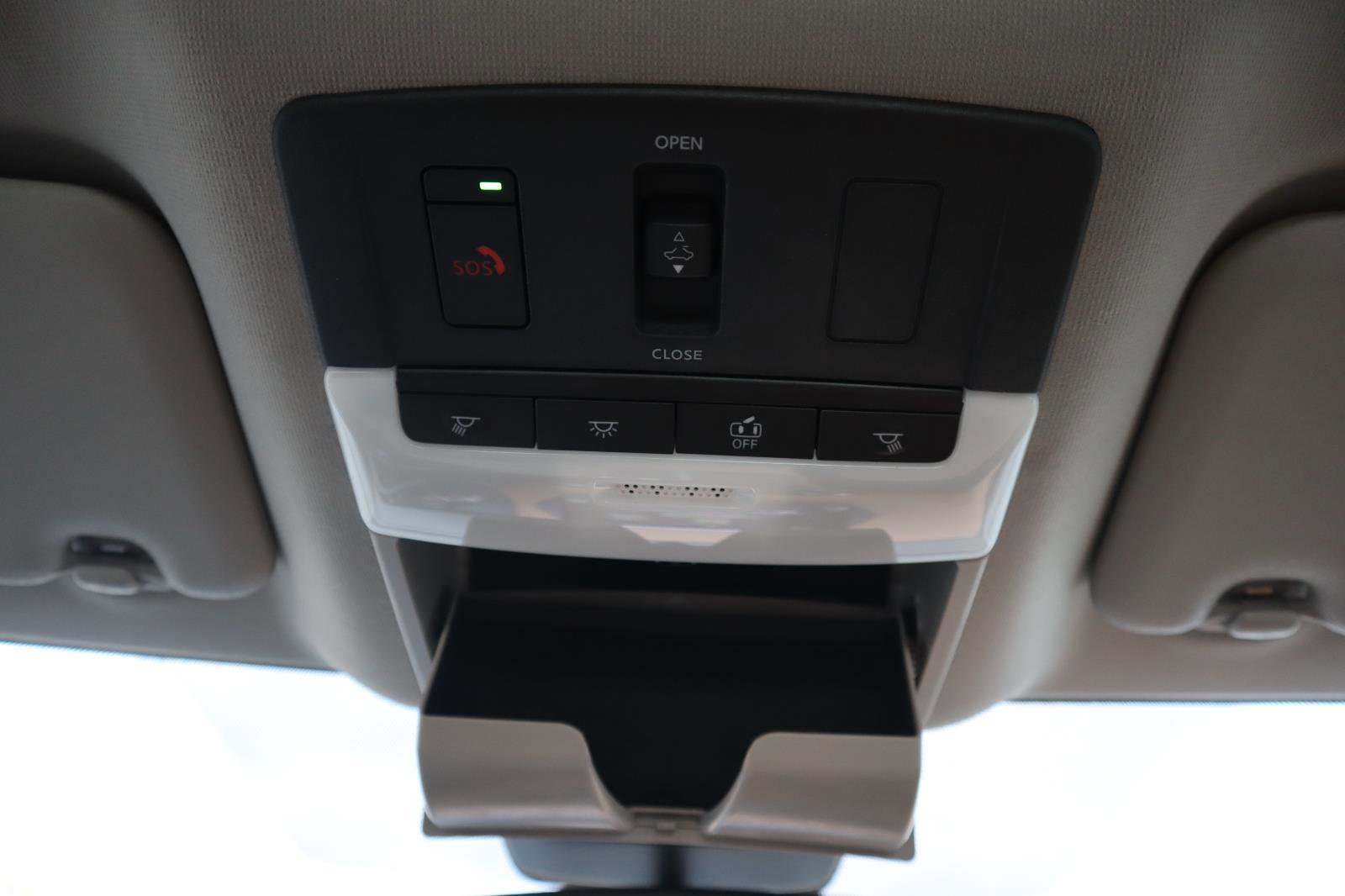 Used 2025 Nissan Sentra SV w/ SV Premium Package image 26