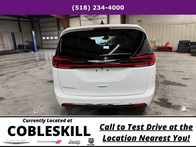 New 2026 Chrysler Pacifica Select image 5