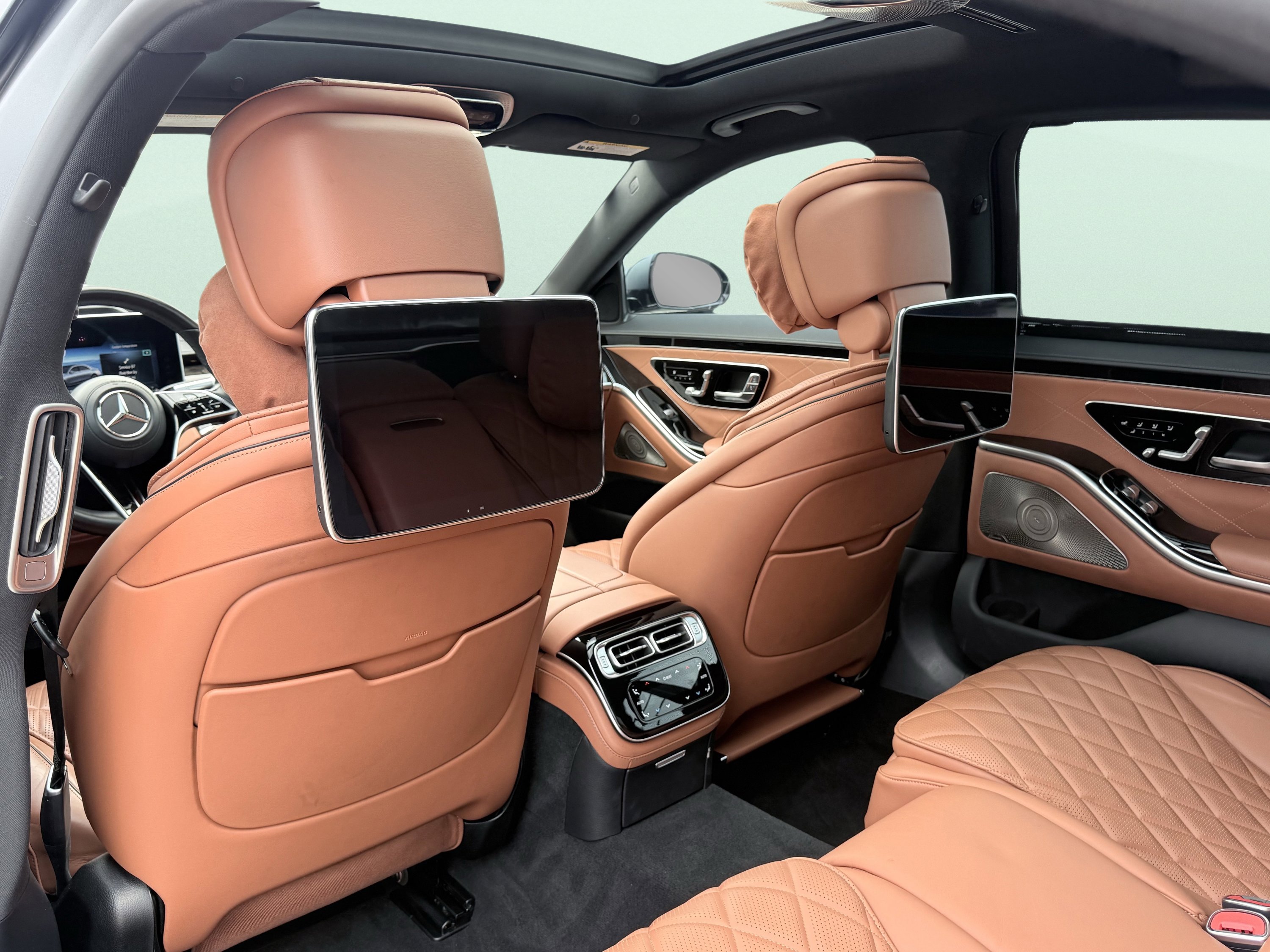 Used 2023 Mercedes-Benz S 580 4MATIC Sedan image 1