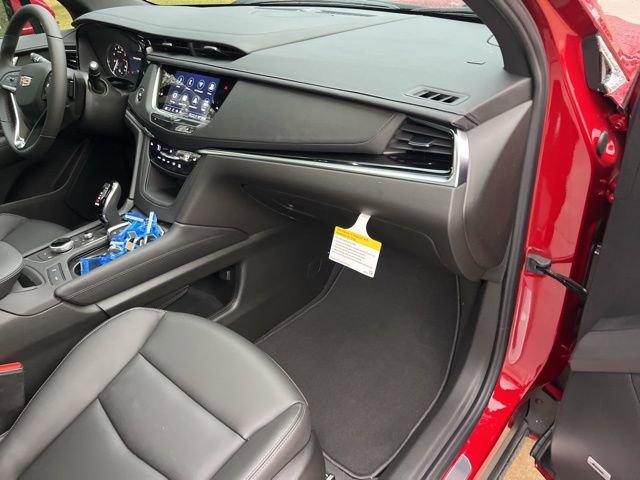 New 2025 Cadillac XT6 Luxury image 36