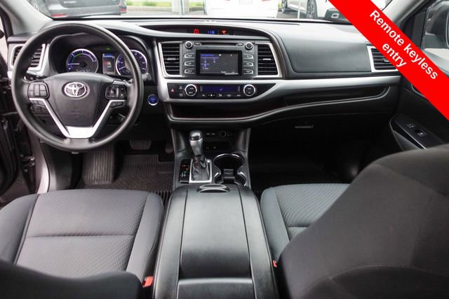 Used 2019 Toyota Highlander LE image 4