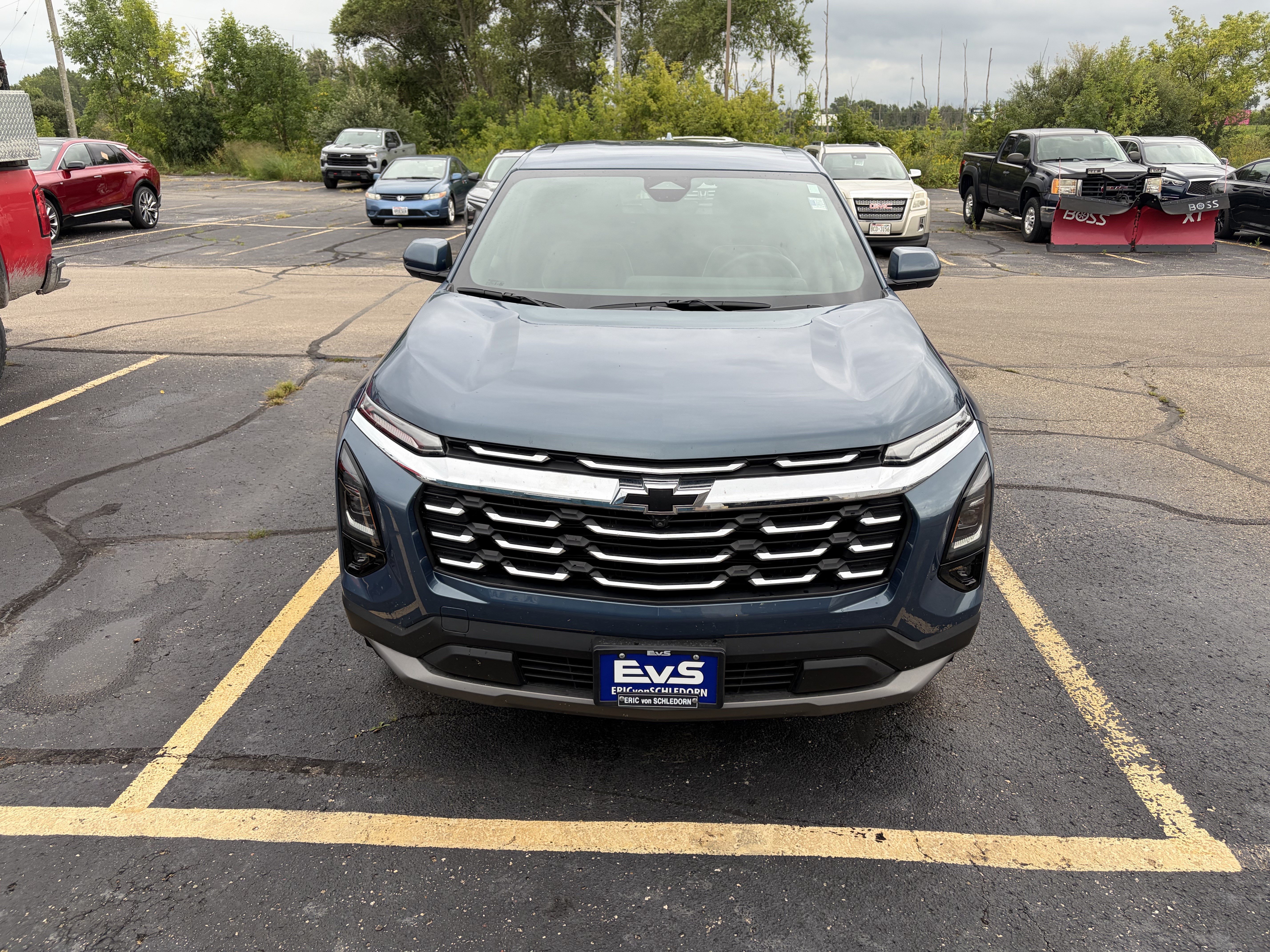 Used 2026 Chevrolet Equinox LT w/ Convenience Package II AWD/4WD image 2