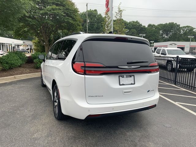 Used 2023 Chrysler Pacifica Pinnacle FWD image 6