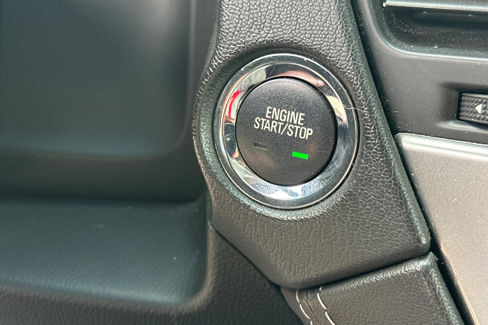 Used 2019 Chevrolet Suburban Premier w/ Premier Plus Edition AWD/4WD image 33