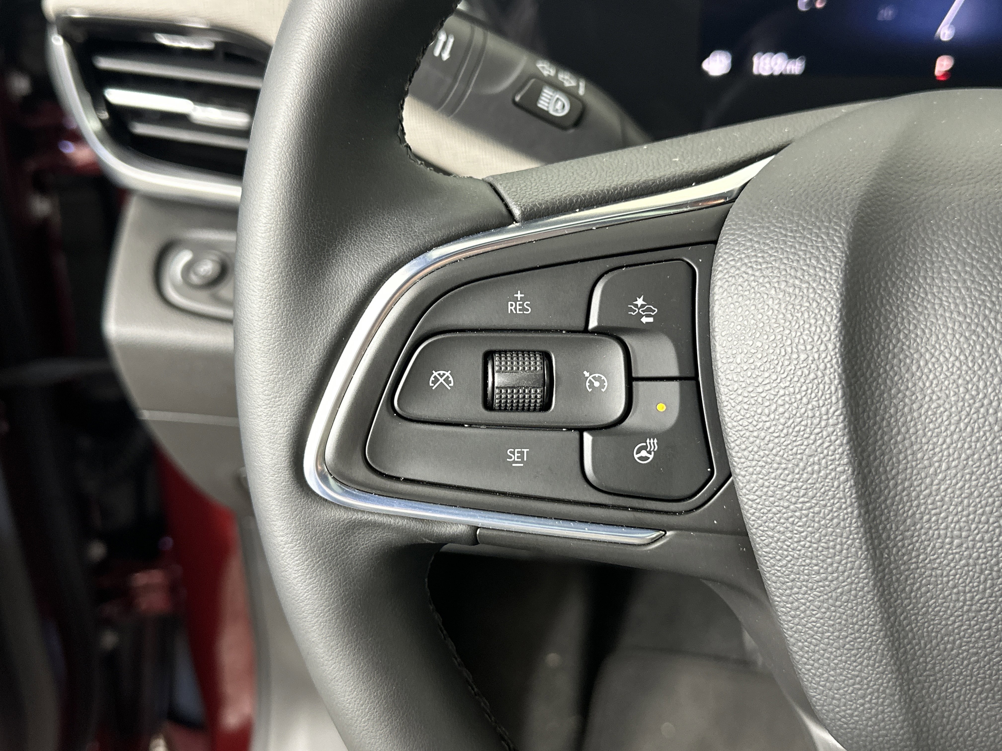 Certified 2024 Buick Envista Avenir image 30