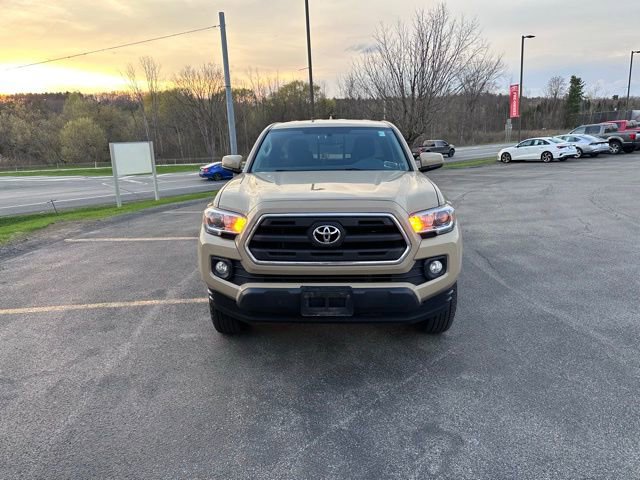 Used 2017 Toyota Tacoma SR5 w/ Tow Package AWD/4WD image 8