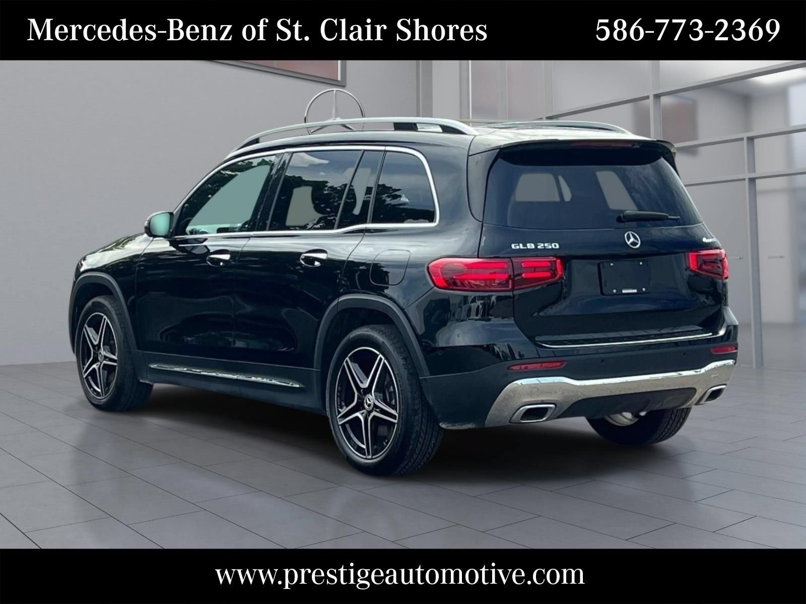 Used 2026 Mercedes-Benz GLB 250 4MATIC image 3