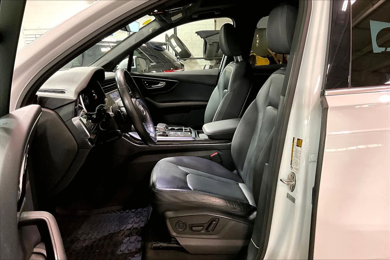 Used 2021 Audi Q7 3.0T Premium Plus w/ Premium Plus Package AWD/4WD image 9