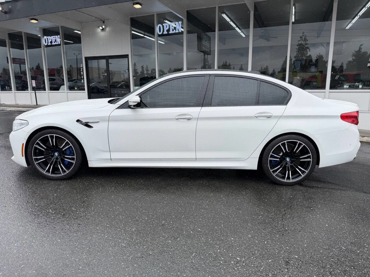 Used 2018 BMW M5 w/ Executive Package image 4