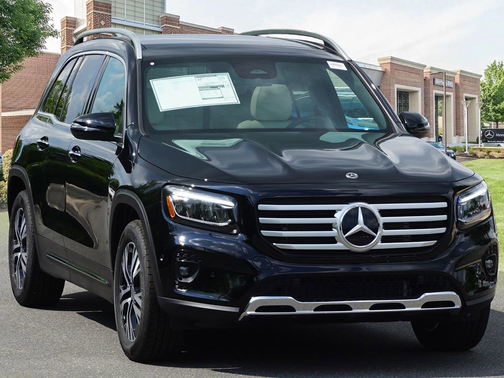 New 2025 Mercedes-Benz GLB 250 4MATIC image 3