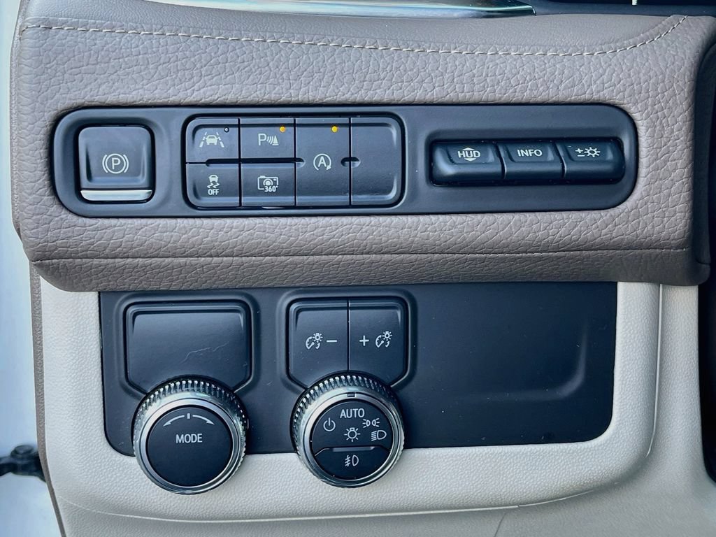 Used 2023 GMC Yukon Denali RWD image 21