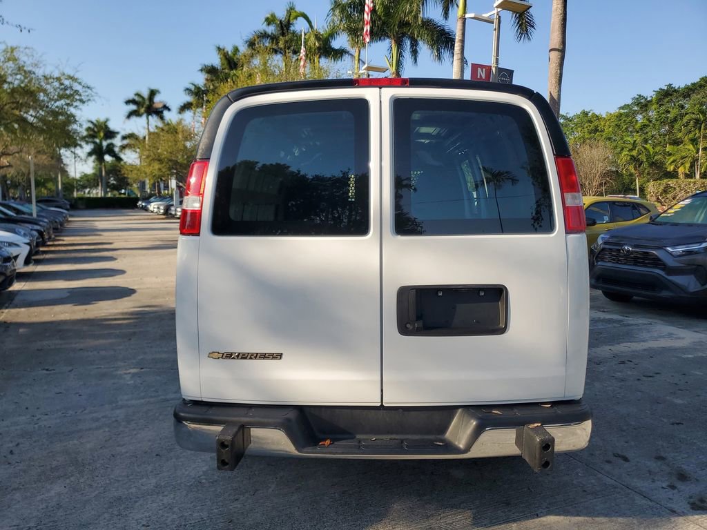 Used 2024 Chevrolet Express 2500 w/ Driver Convenience Package RWD image 5