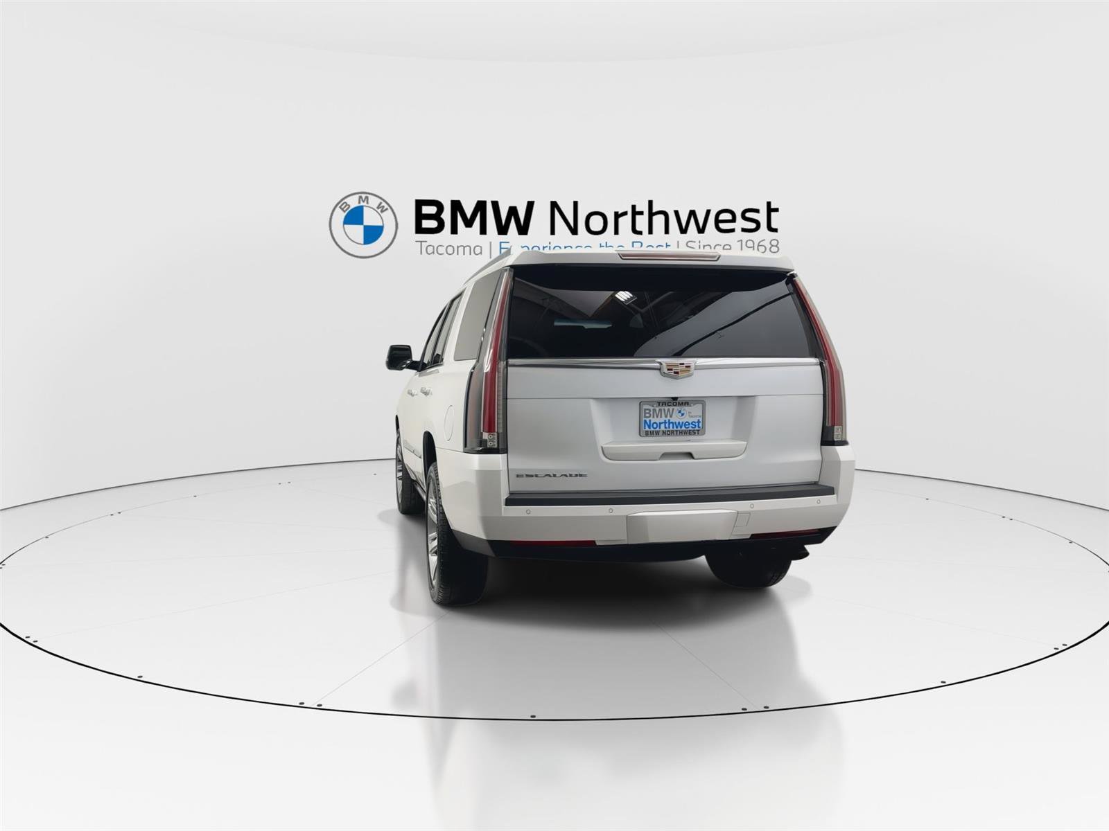 Used 2016 Cadillac Escalade Premium AWD/4WD image 13