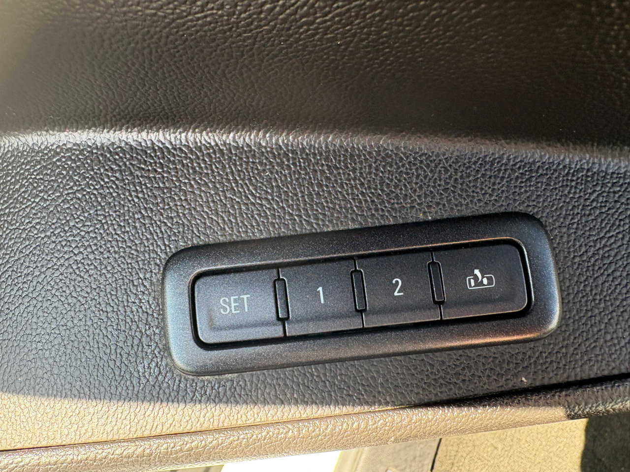 Used 2016 Chevrolet Suburban LTZ image 20