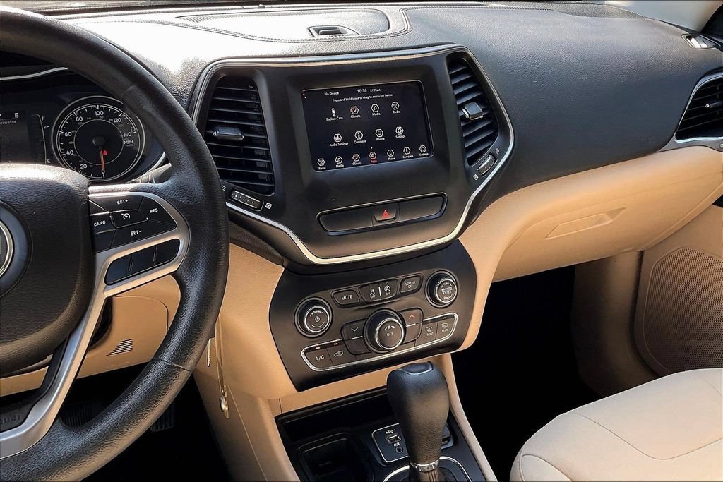 Used 2020 Jeep Cherokee Latitude FWD image 12