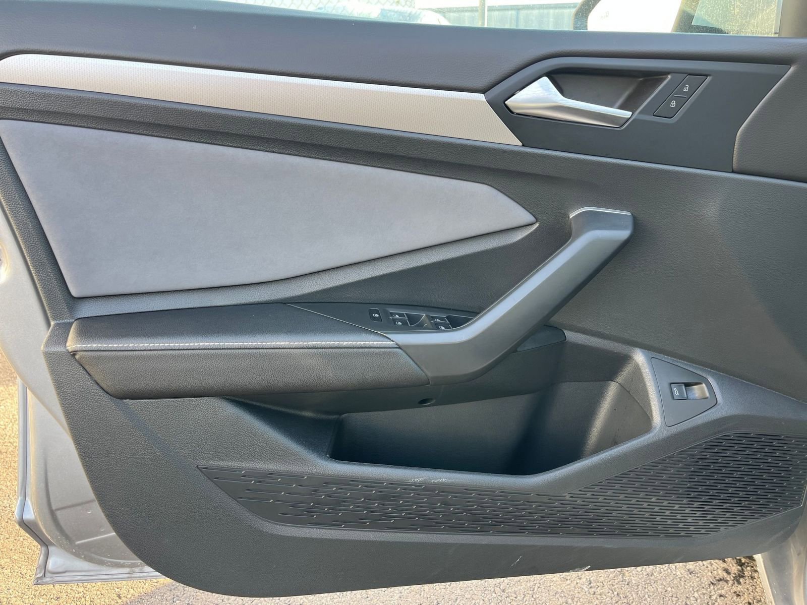 Used 2025 Volkswagen Jetta SE image 20