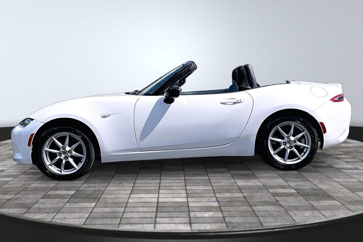 Used 2016 MAZDA MX-5 Miata Sport RWD image 4