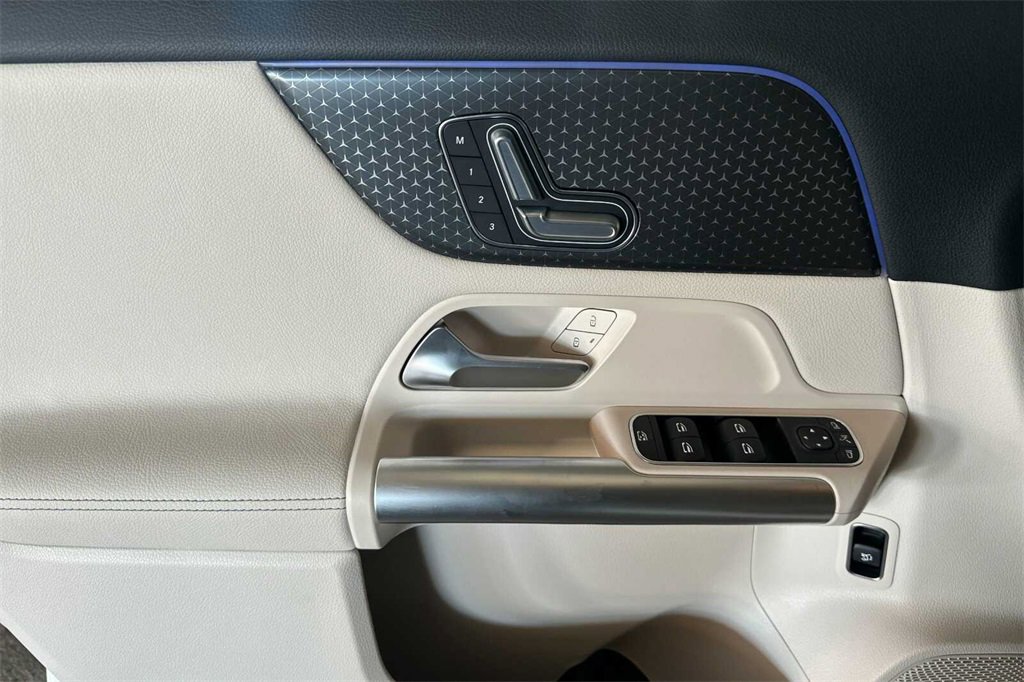 Certified 2025 Mercedes-Benz GLA 250 image 11