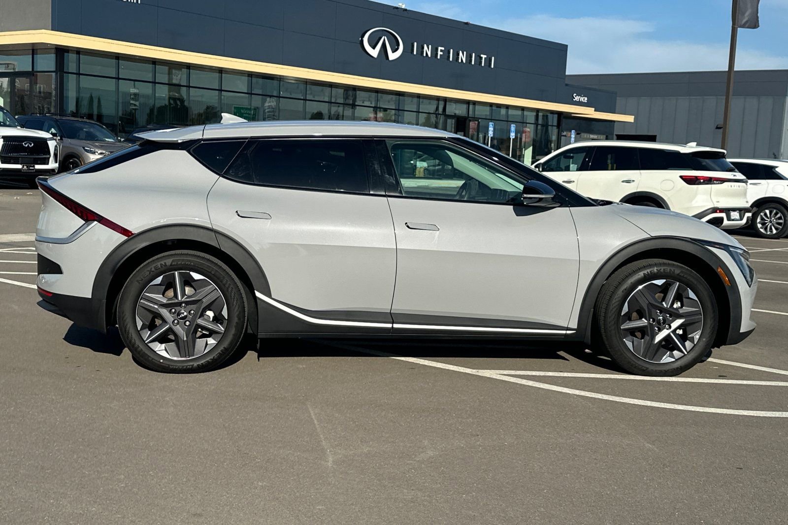 Used 2025 Kia EV6 Light image 3