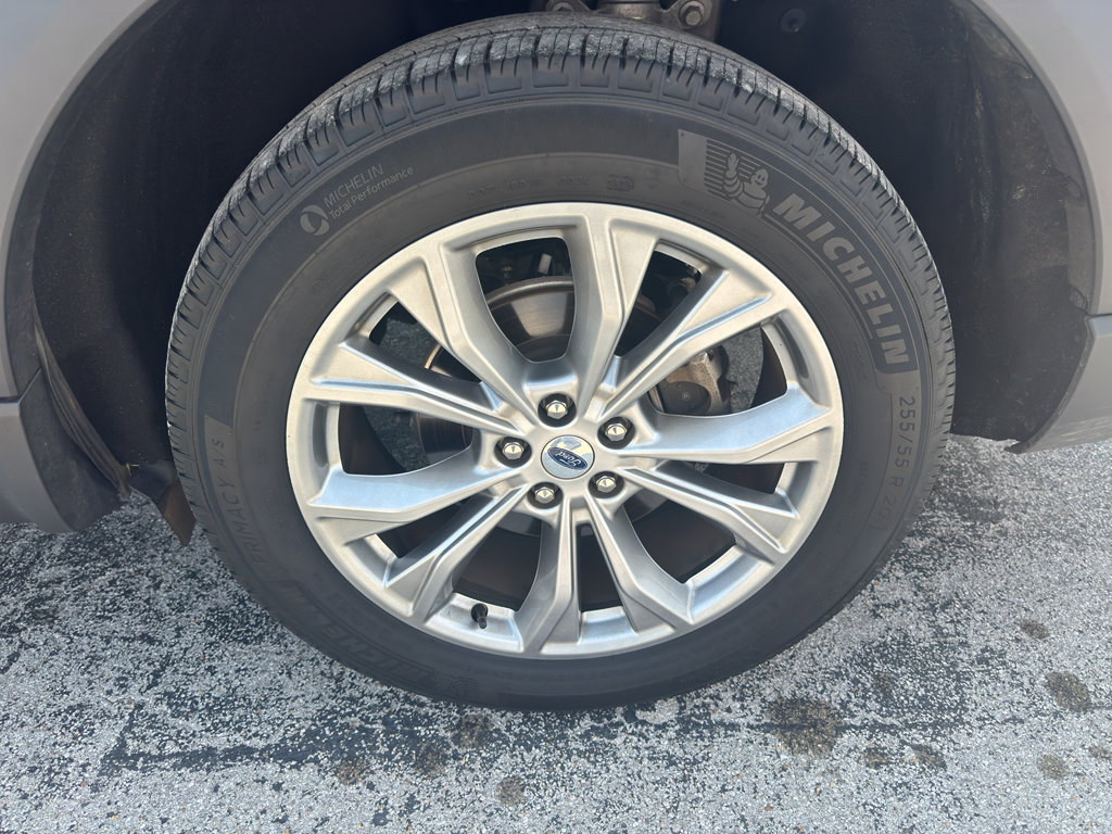 Used 2023 Ford Explorer Limited image 11