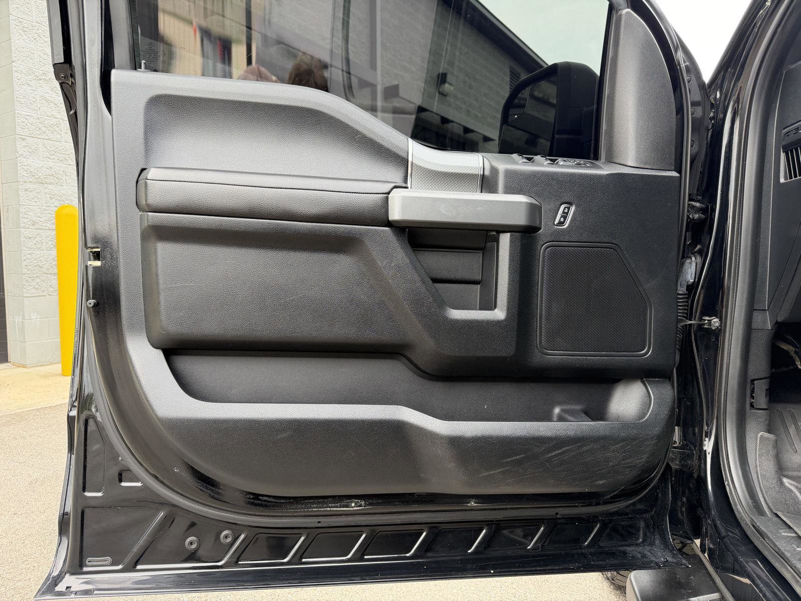 Used 2017 Ford F150 XLT w/ Equipment Group 302A Luxury AWD/4WD image 31