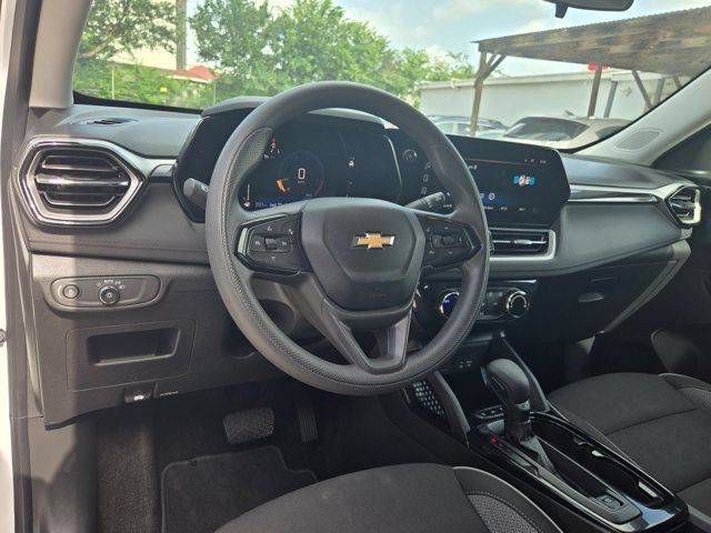 Used 2025 Chevrolet TrailBlazer LT AWD/4WD image 15
