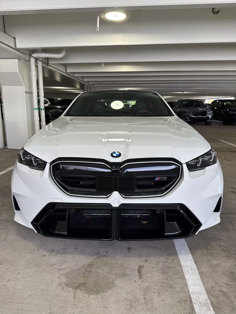 Used 2026 BMW M5 w/ Executive Package image 2