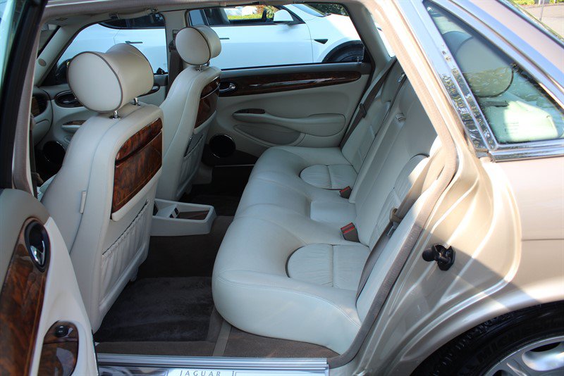Used 2001 Jaguar XJ RWD image 23