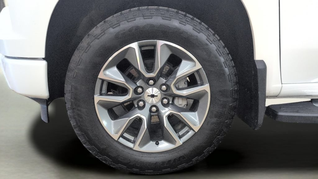Used 2025 Chevrolet Silverado 1500 RST AWD/4WD image 30