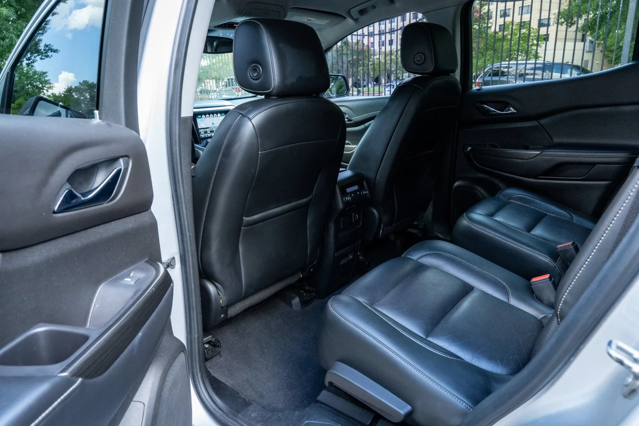 Used 2019 GMC Acadia SLT AWD/4WD image 12