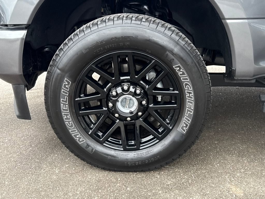 Used 2022 Ford F250 Lariat w/ Black Appearance Package image 29