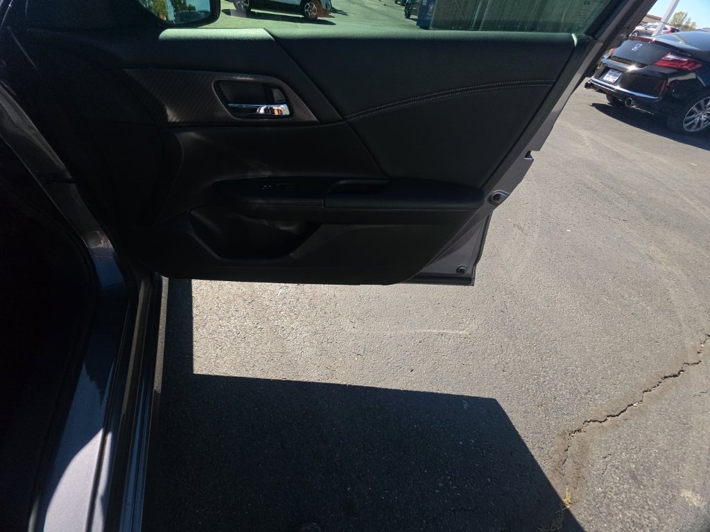 Used 2017 Honda Accord Sport image 37