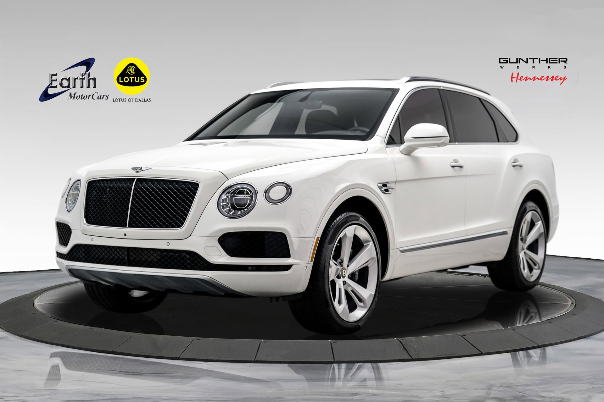 Used 2019 Bentley Bentayga image 1