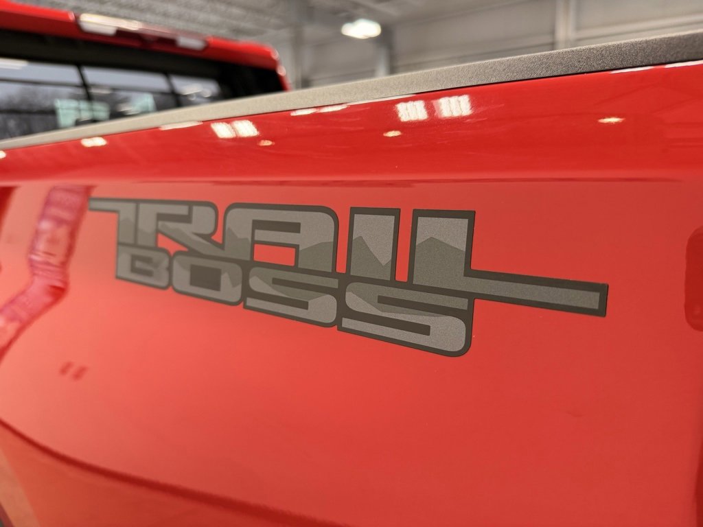 Used 2025 Chevrolet Silverado 2500 LT image 14