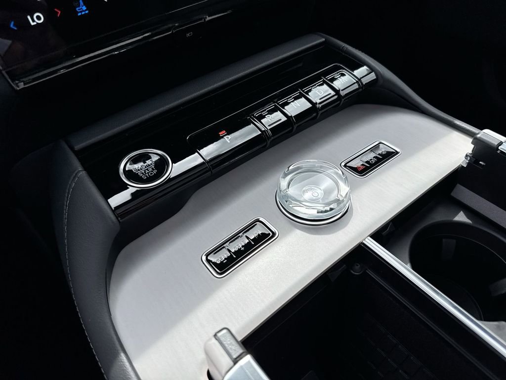 New 2026 Lincoln Navigator Reserve w/ Jet Appearance Package AWD/4WD image 18