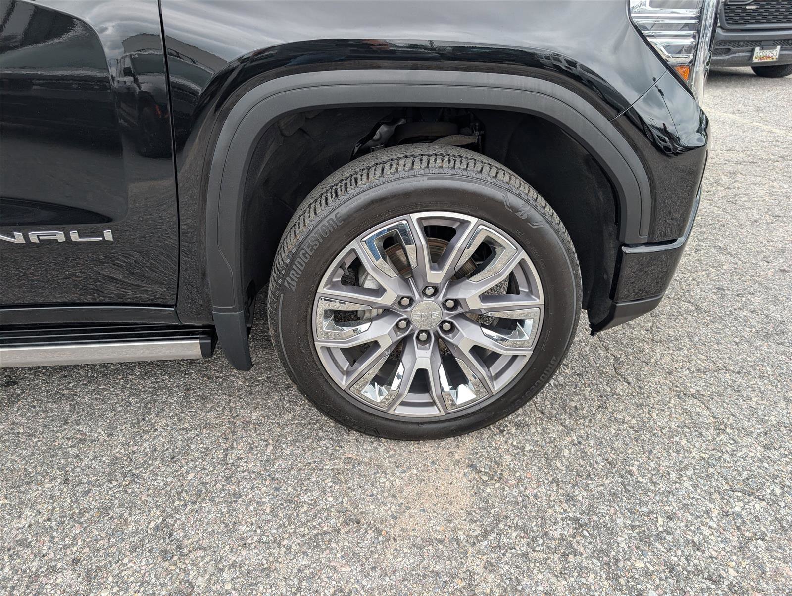 Used 2023 GMC Sierra 1500 Denali w/ Denali Reserve Package AWD/4WD image 9