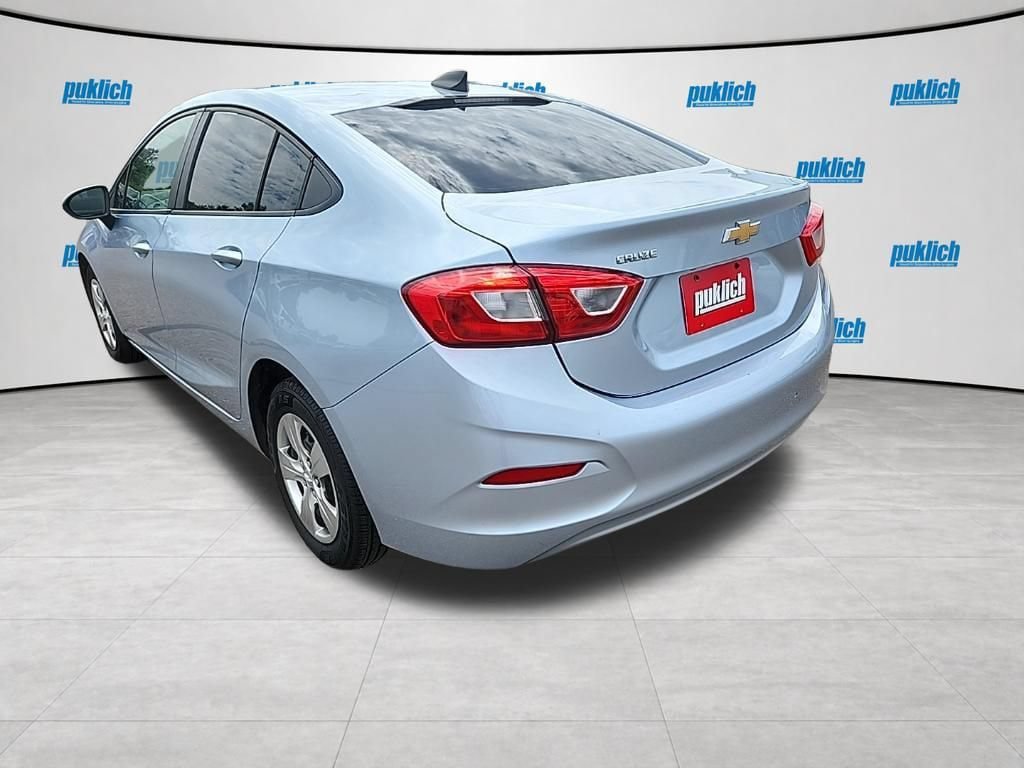 Used 2018 Chevrolet Cruze LS FWD image 3