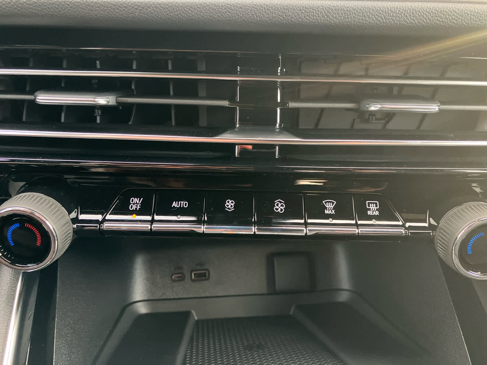 New 2026 Chevrolet Traverse LT w/ Enhanced Driving Package image 29