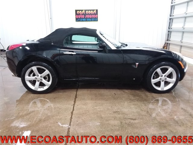 Used 2006 Pontiac Solstice Convertible w/ Premium Package RWD image 2