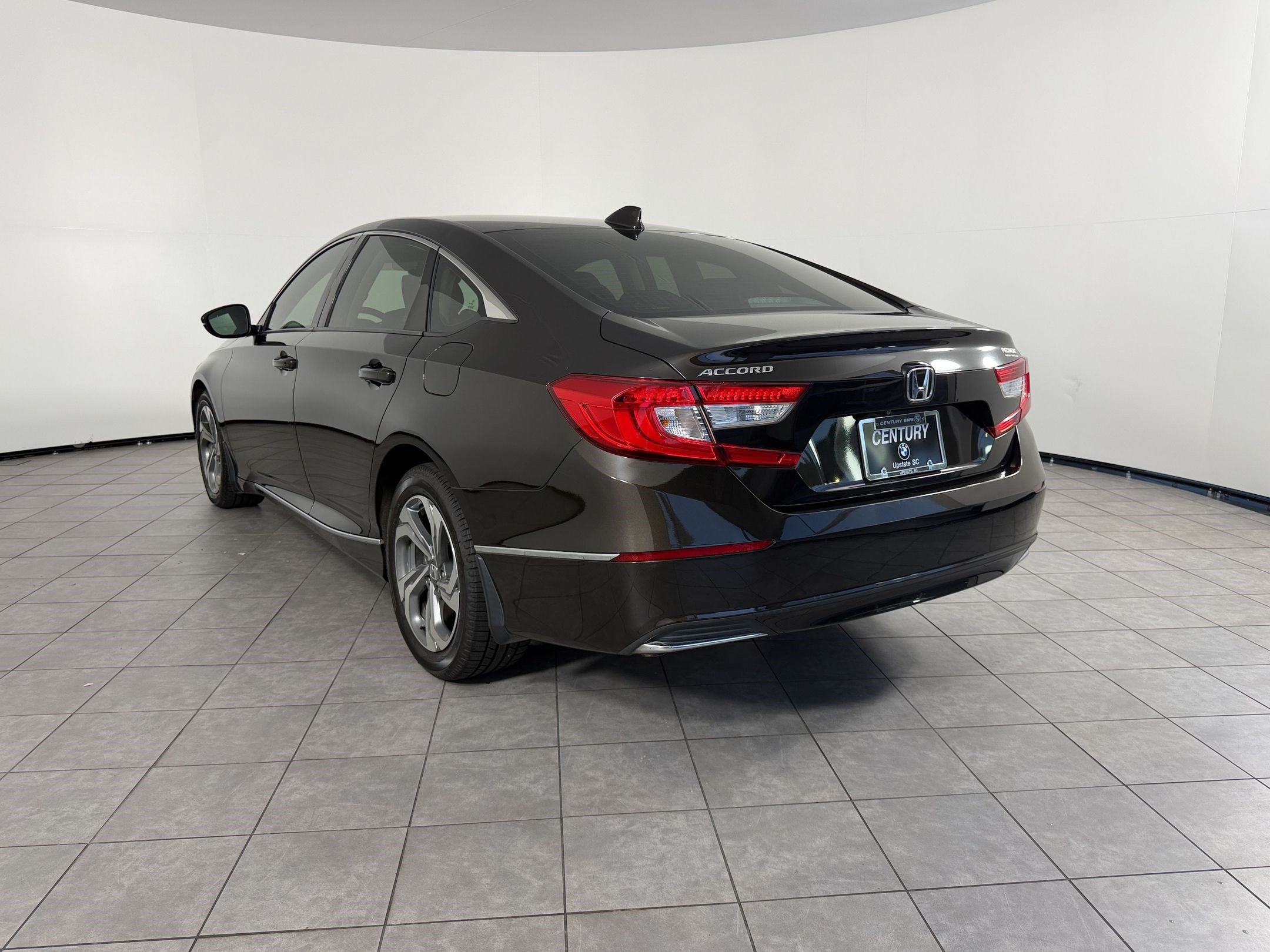 Used 2018 Honda Accord EX-L image 3
